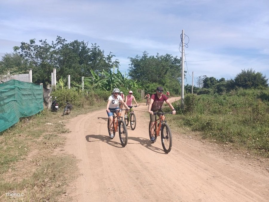 7-Day Phnom Penh to Angkor Wat E-Bike Tour: Ultimate Cambodia Adventure